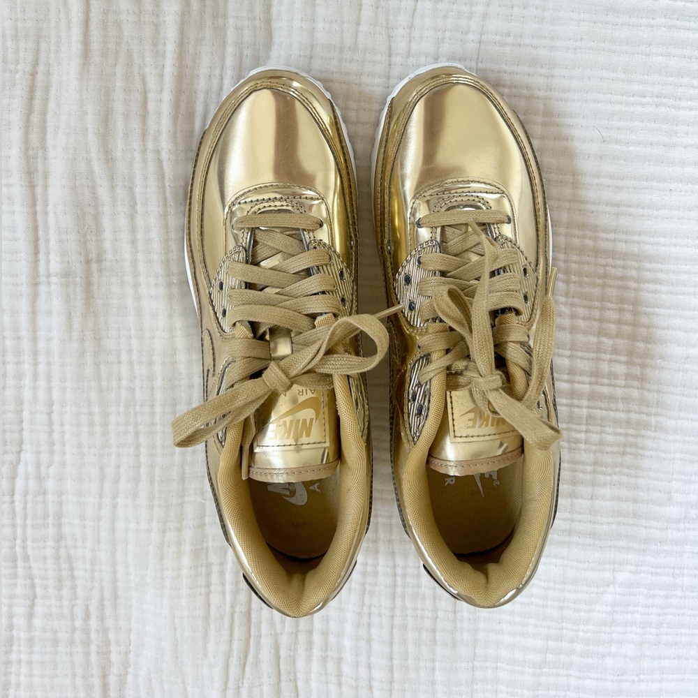 Women’s Nike Air Max 90 in Gold size 8.5 - Picture 6 of 10